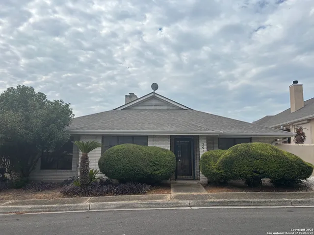 $260,000 | 5910 Crescent Falls, Windcrest, TX 78239