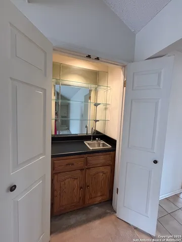 $260,000 | 5910 Crescent Falls, Windcrest, TX 78239