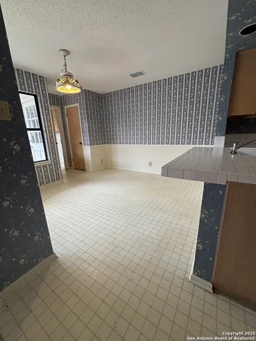 $260,000 | 5910 Crescent Falls, Windcrest, TX 78239