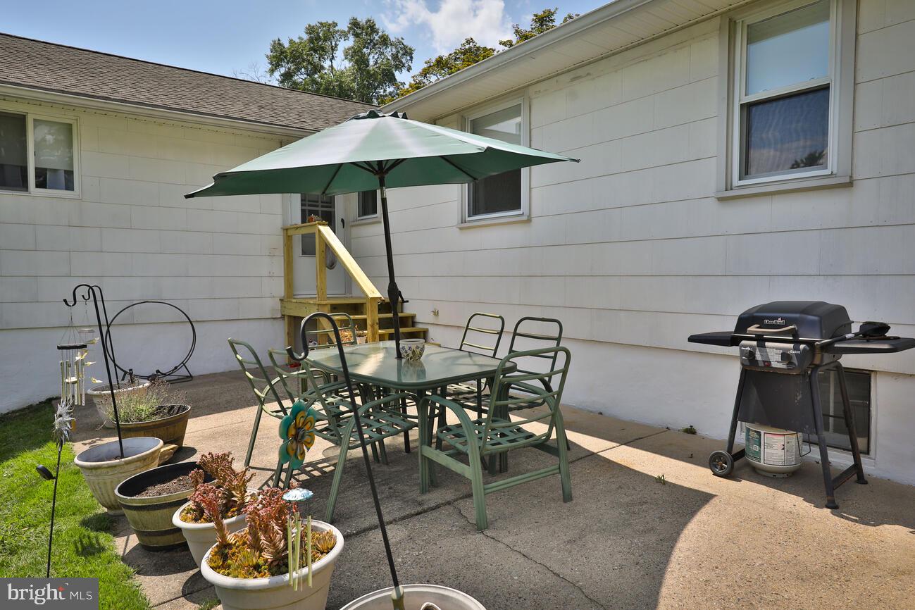 3441 Buck Road Huntingdon Valley, PA 19006 - Photo 29 of 31 Patio