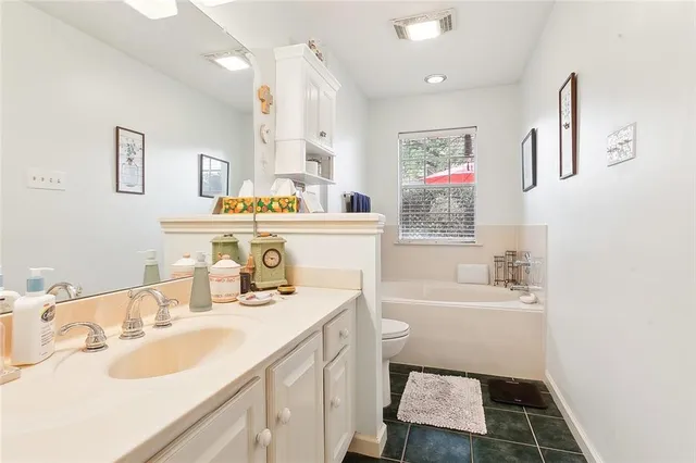 $195,000 | 2005 Audubon Trace, Unit 2005, Jefferson, LA 70121