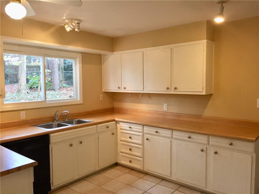 4625 Kings Down Road Dunwoody, GA 30338 - Photo 12 of 32