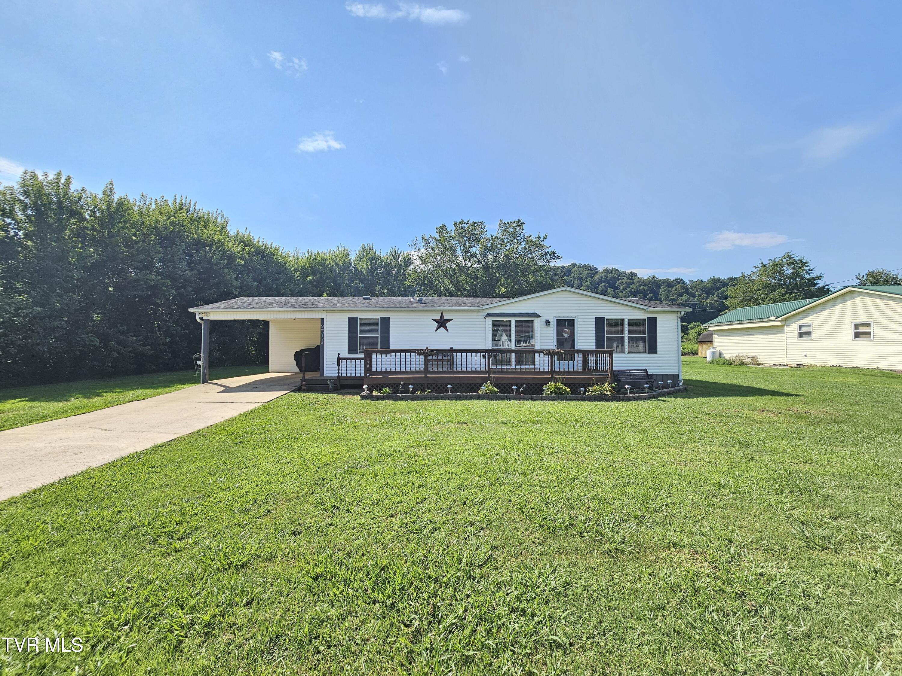 274 Price Road Elizabethton, TN 37643 - Photo 2 of 41 20250730_102532