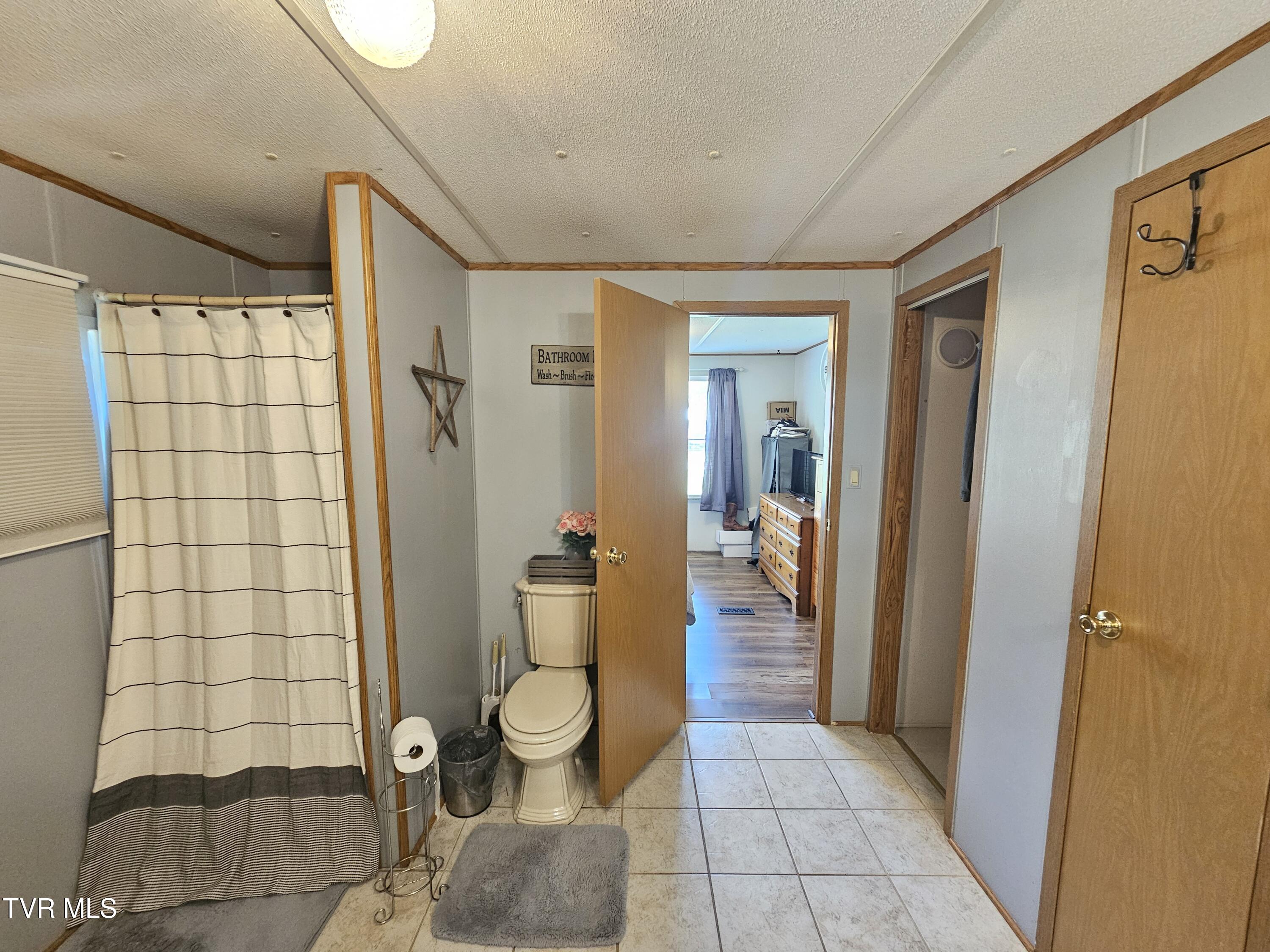 274 Price Road Elizabethton, TN 37643 - Photo 21 of 41 20250730_101406