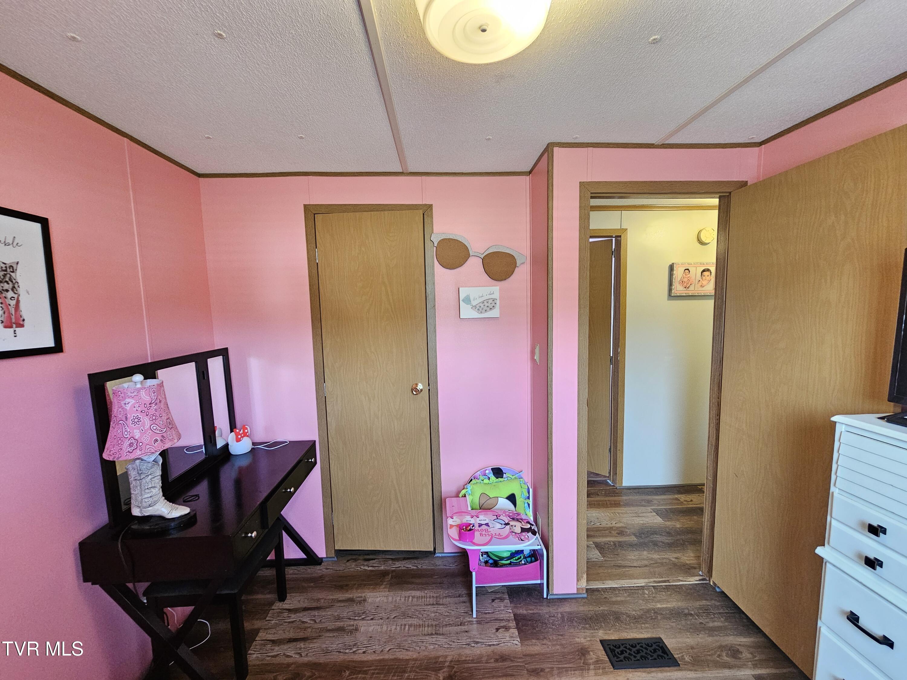 274 Price Road Elizabethton, TN 37643 - Photo 26 of 41 20250730_101534