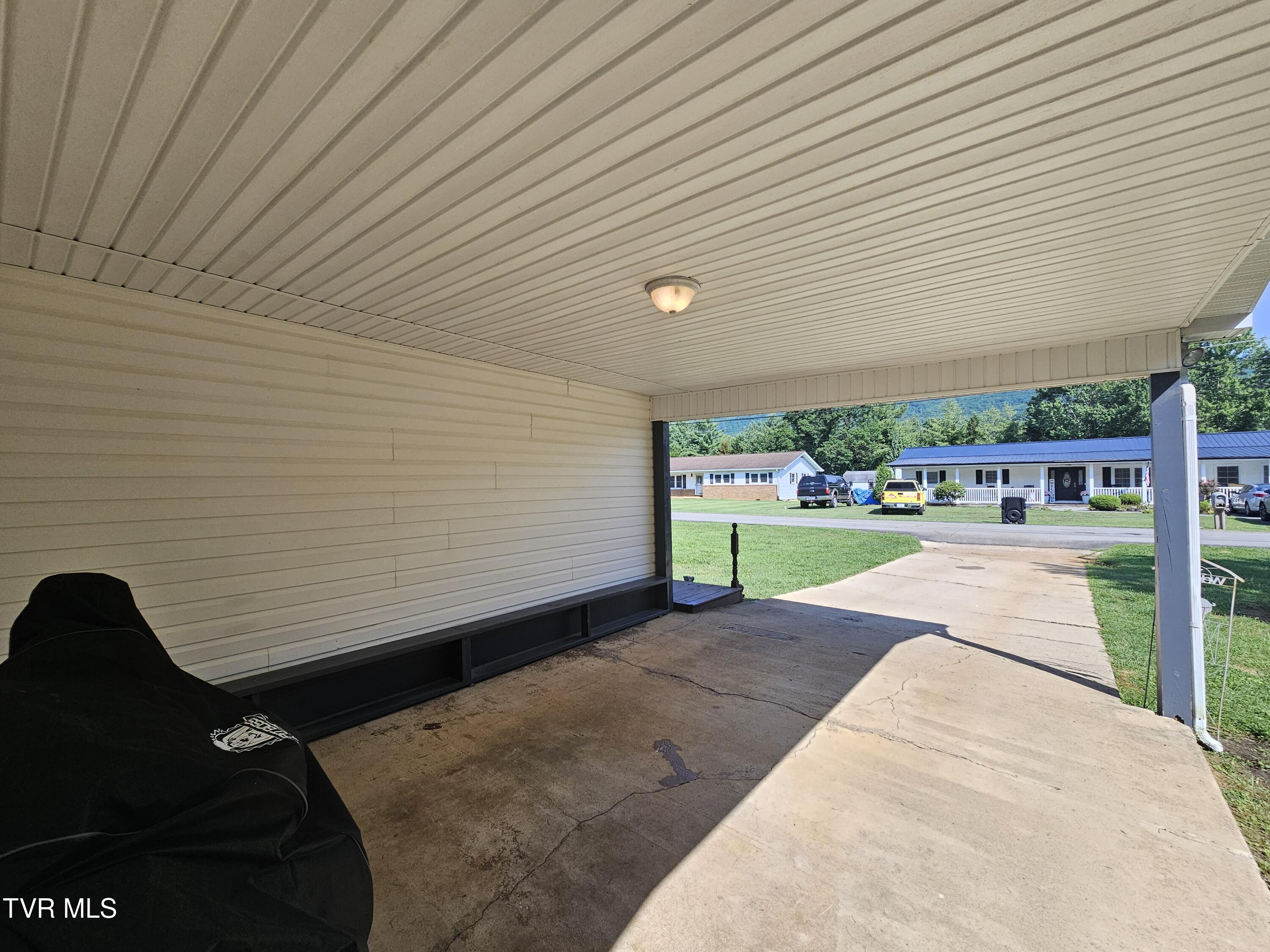 274 Price Road Elizabethton, TN 37643 - Photo 29 of 41 20250730_102737