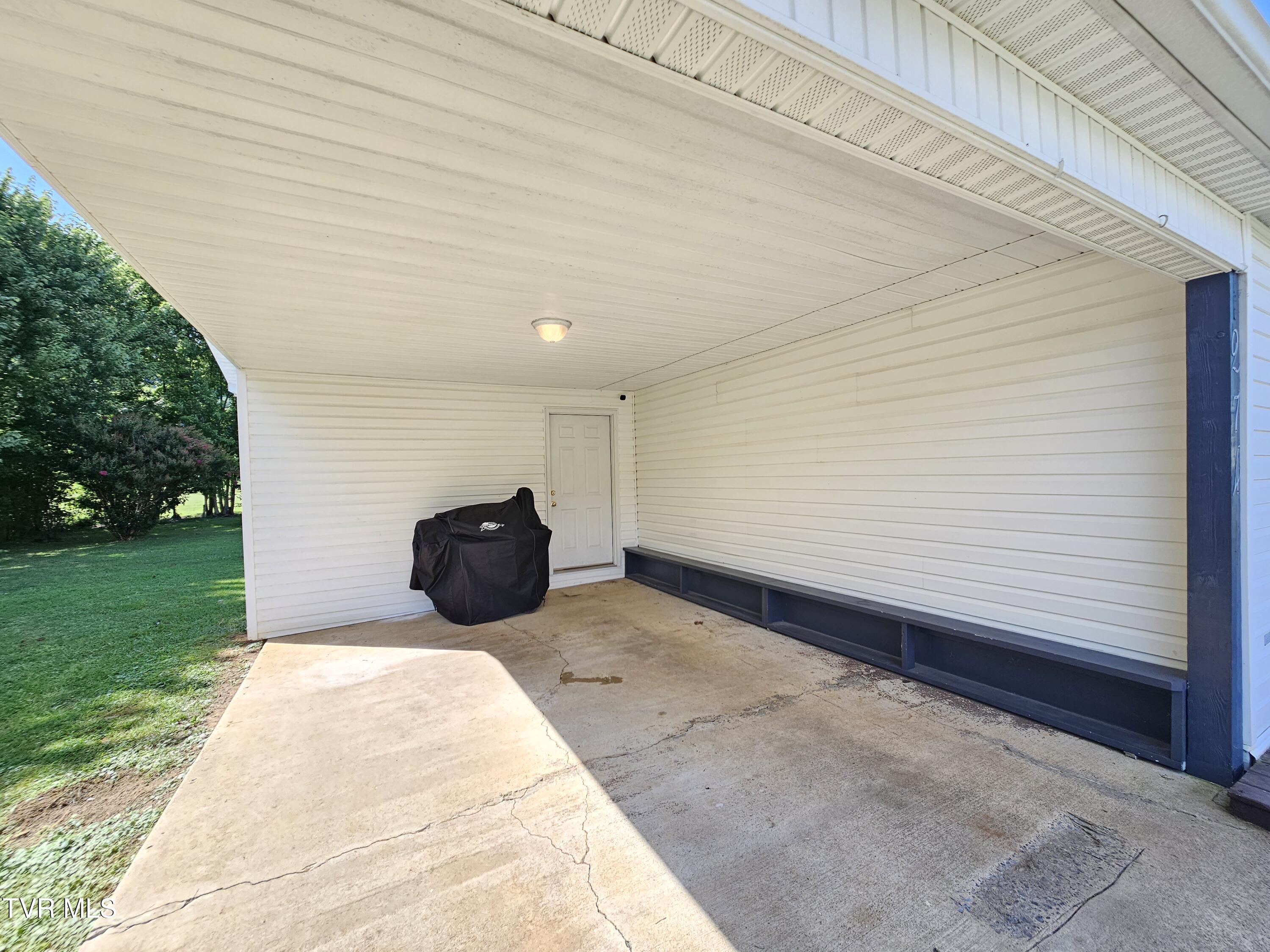 274 Price Road Elizabethton, TN 37643 - Photo 30 of 41 20250730_102725