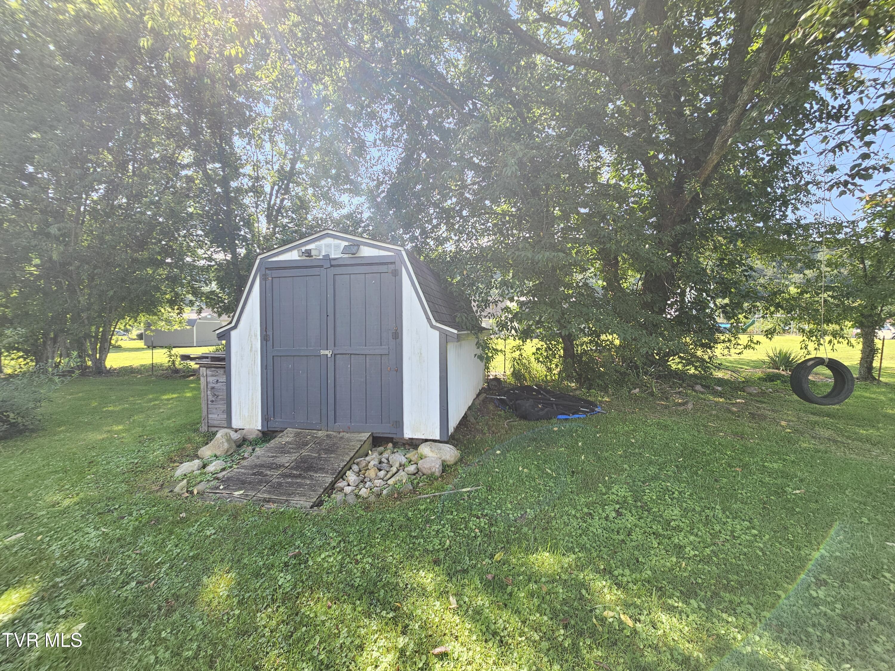 274 Price Road Elizabethton, TN 37643 - Photo 38 of 41 20250730_103313