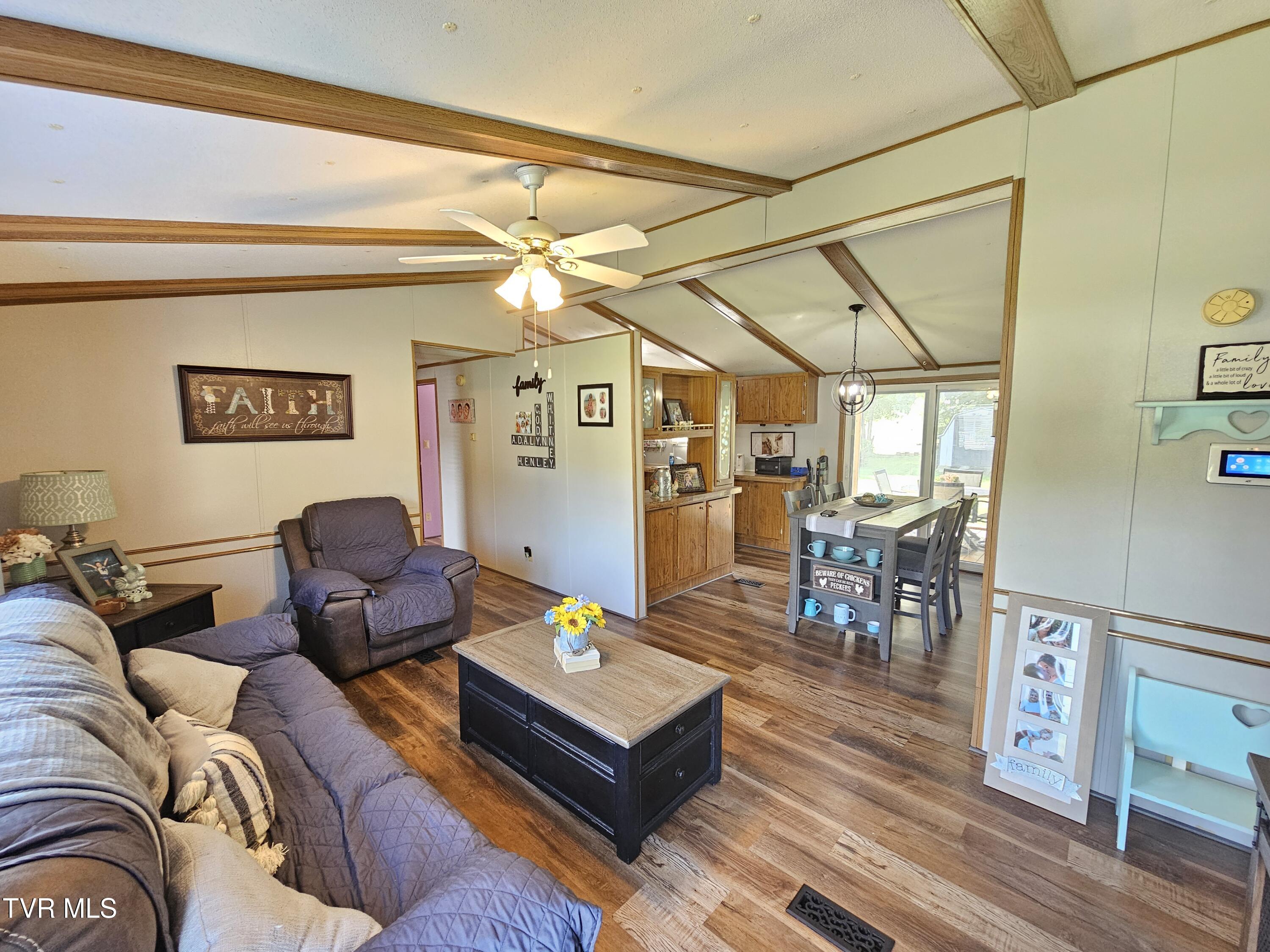 274 Price Road Elizabethton, TN 37643 - Photo 6 of 41 20250730_100912