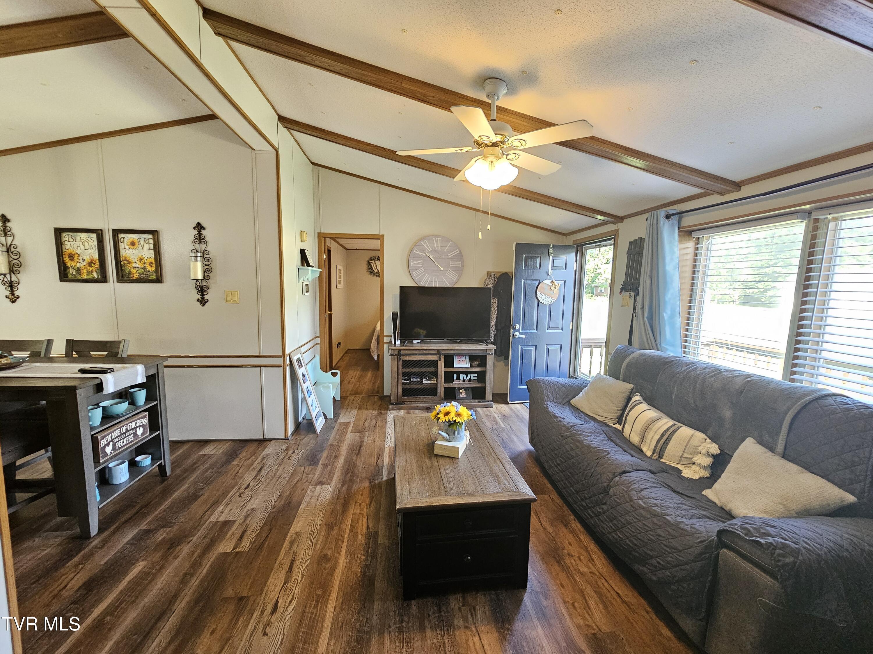 274 Price Road Elizabethton, TN 37643 - Photo 9 of 41 20250730_100945