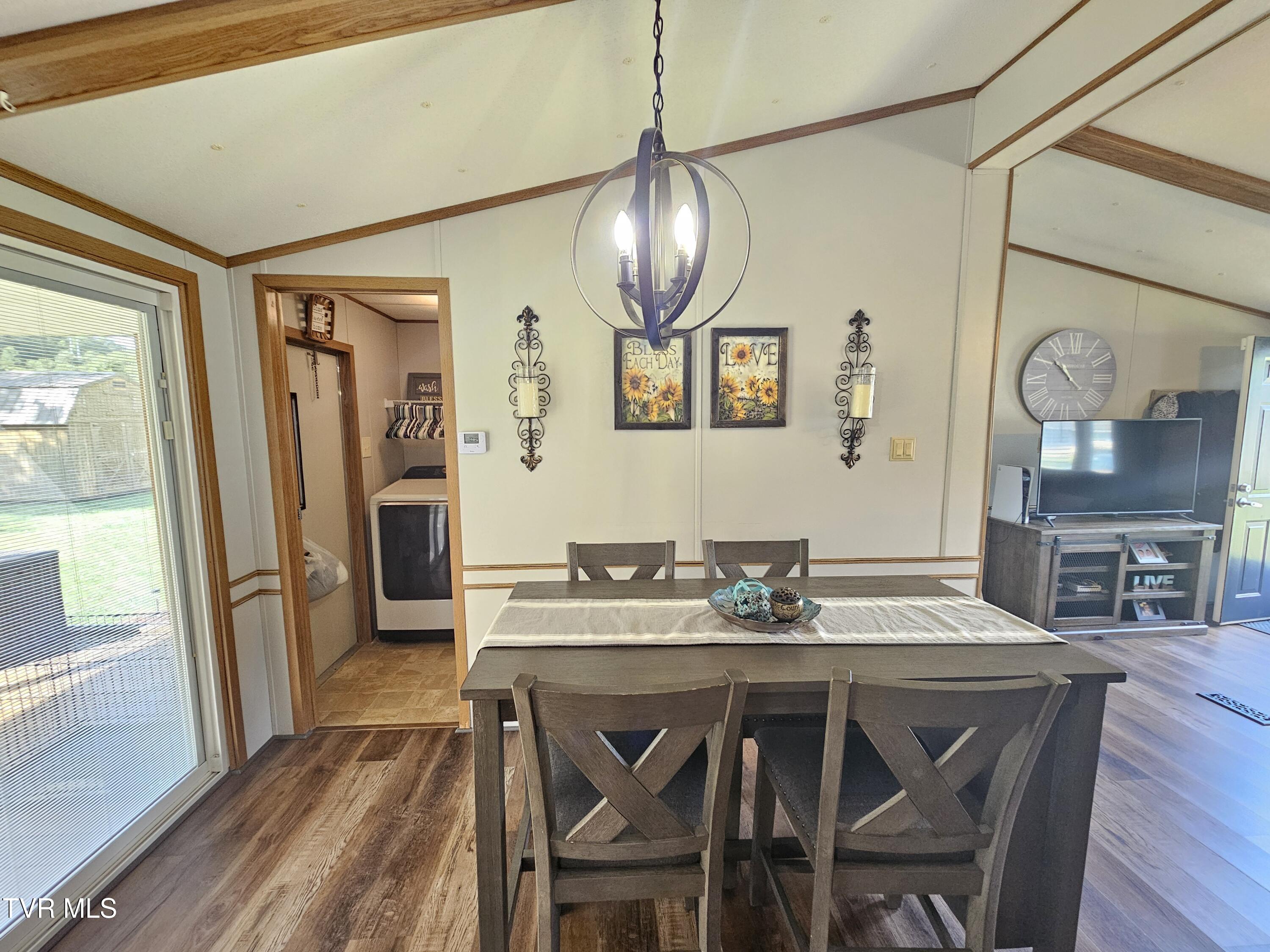 274 Price Road Elizabethton, TN 37643 - Photo 10 of 41 20250730_101013