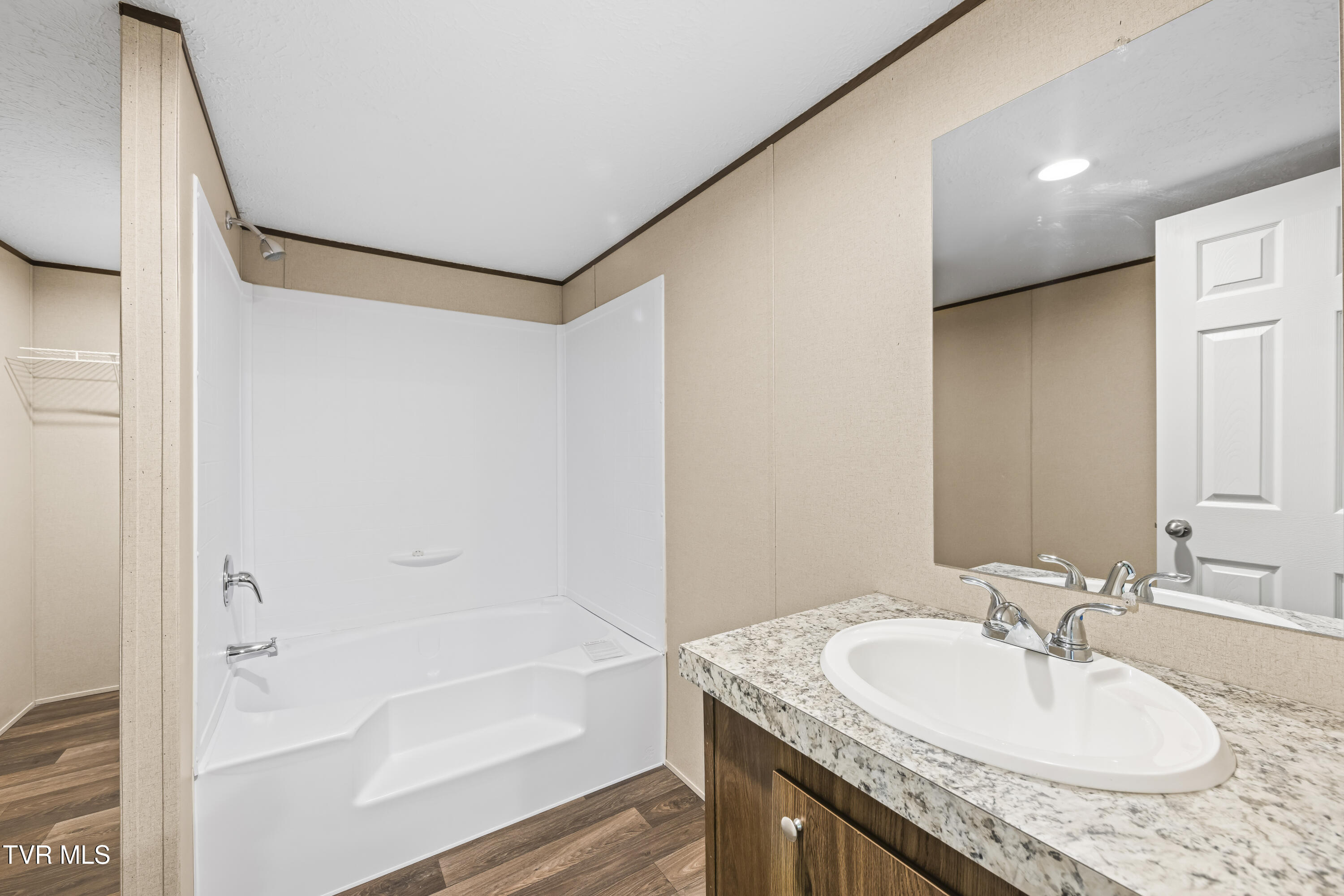 1826 Loop Road La Follette, TN 37766 - Photo 22 of 40 a1006A6975