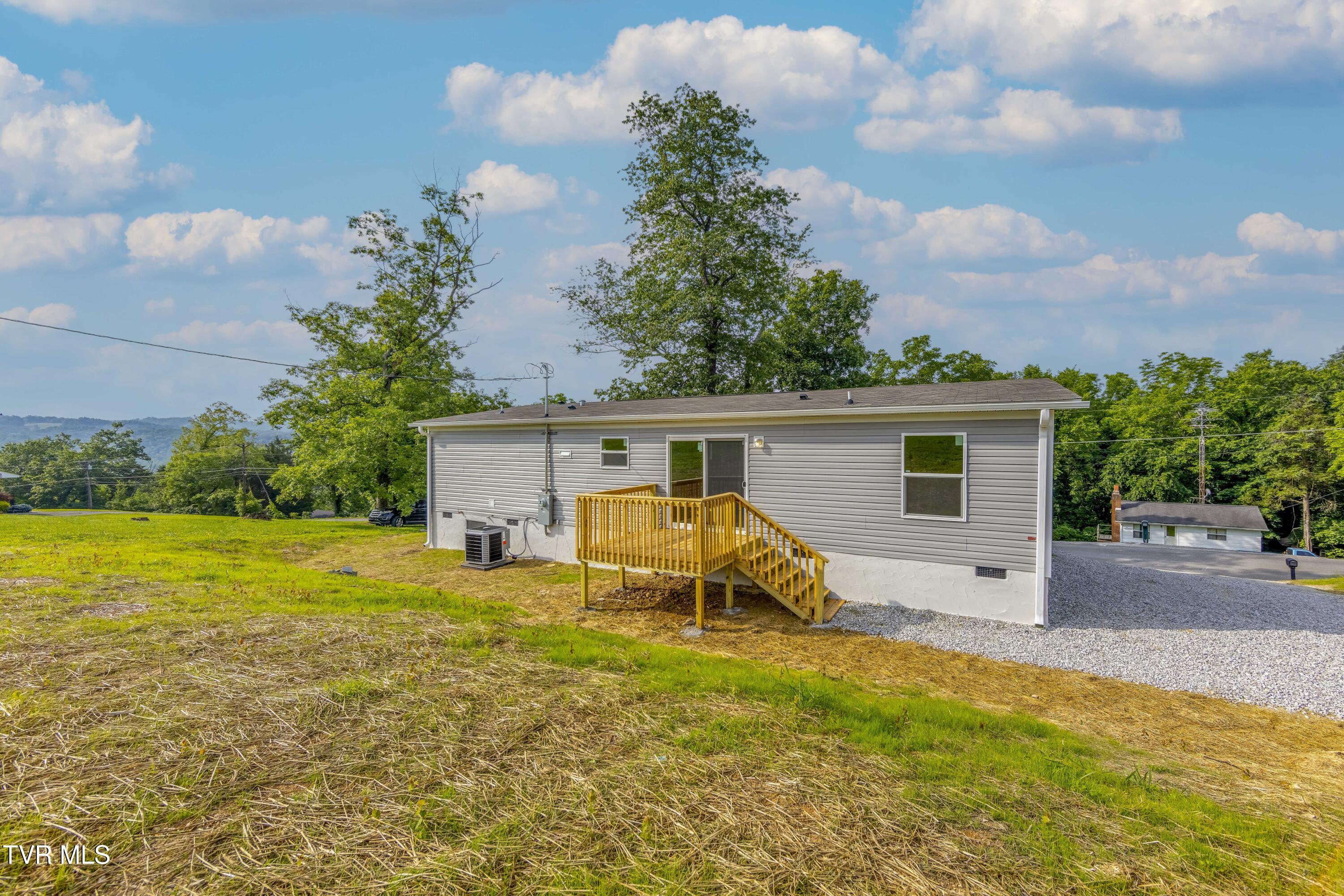 1826 Loop Road La Follette, TN 37766 - Photo 24 of 40 a1006A7000-HDR_1