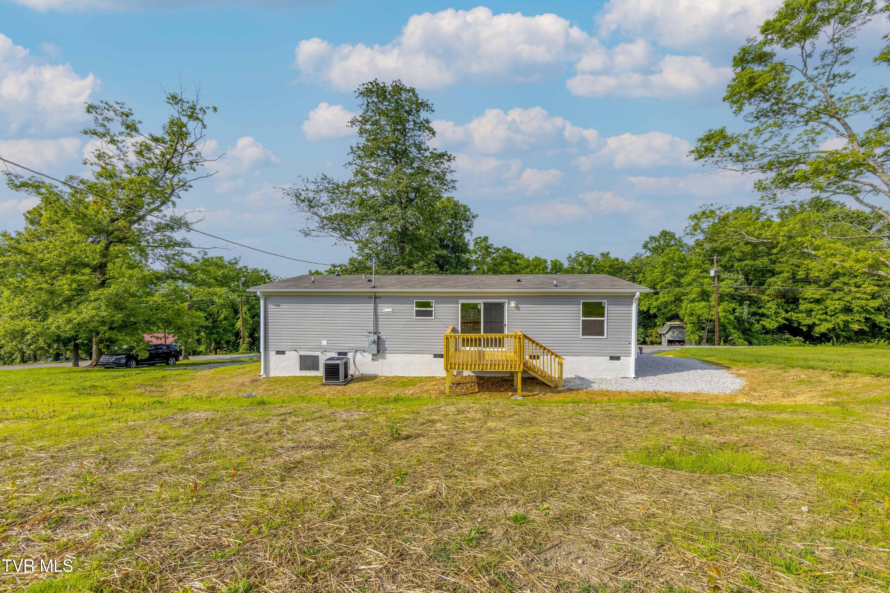 1826 Loop Road La Follette, TN 37766 - Photo 25 of 40 a1006A7005-HDR_1