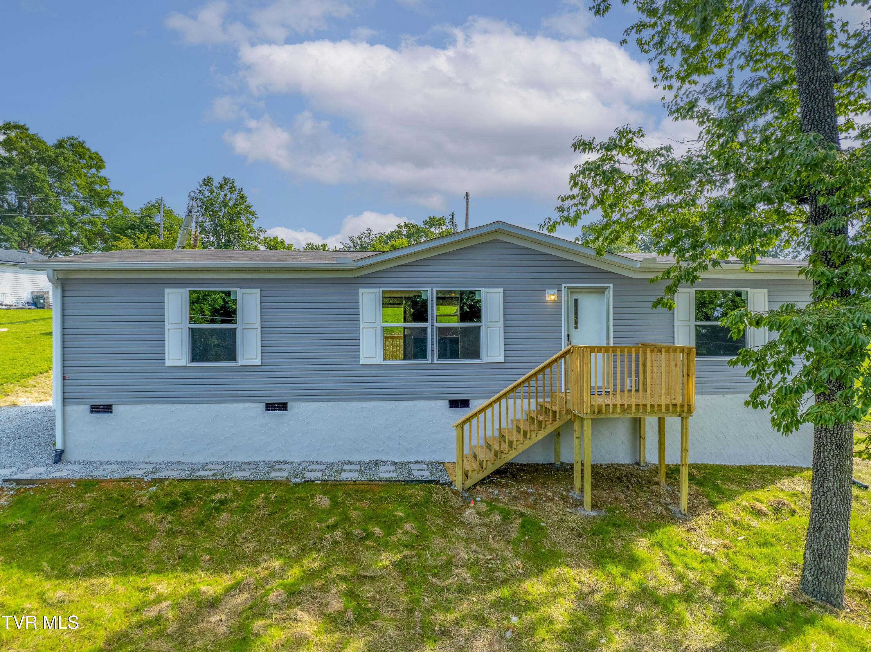 1826 Loop Road La Follette, TN 37766 - Photo 3 of 40 a1DJI_0459-HDR