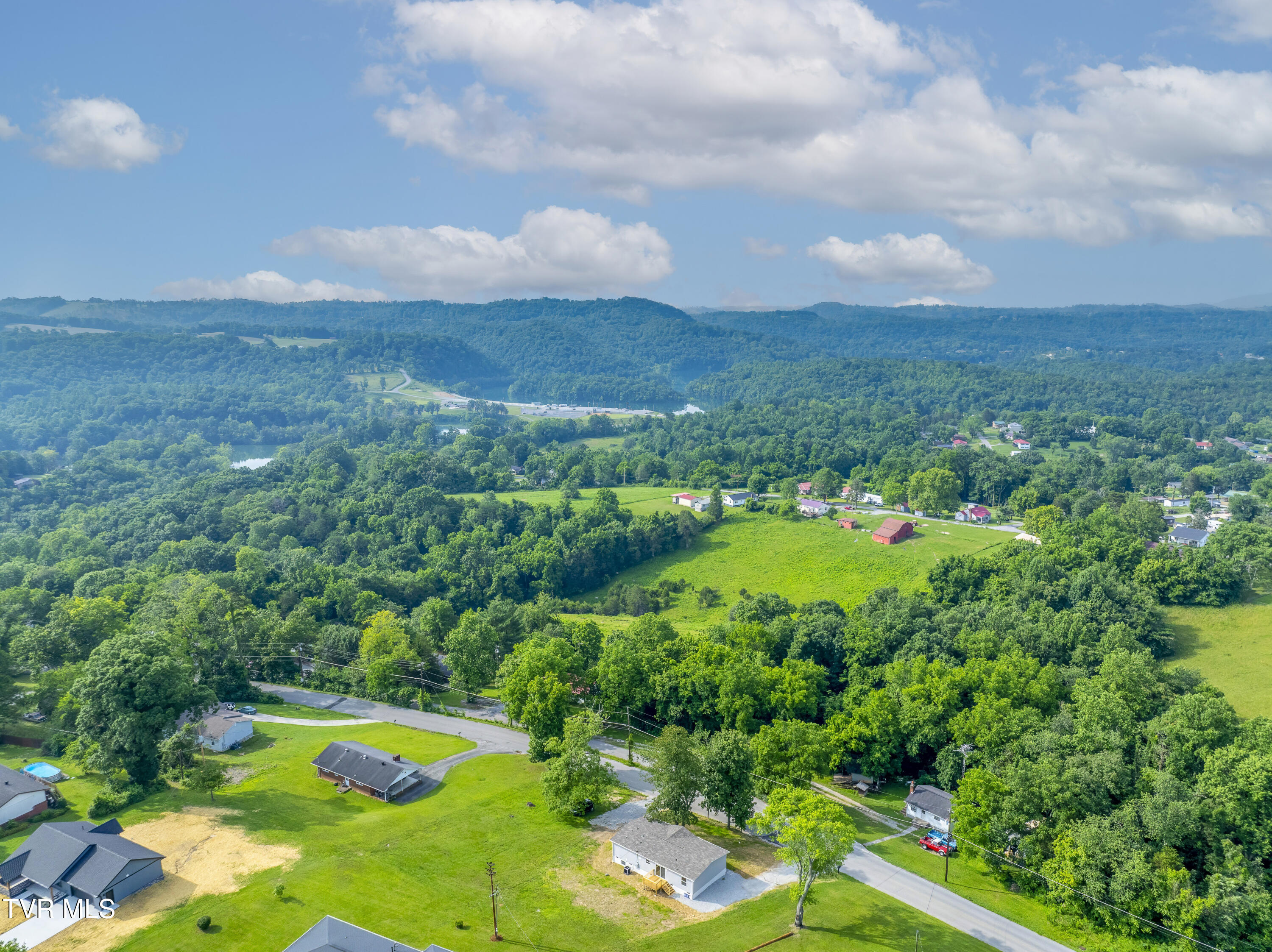 1826 Loop Road La Follette, TN 37766 - Photo 32 of 40 a1DJI_0489-HDR