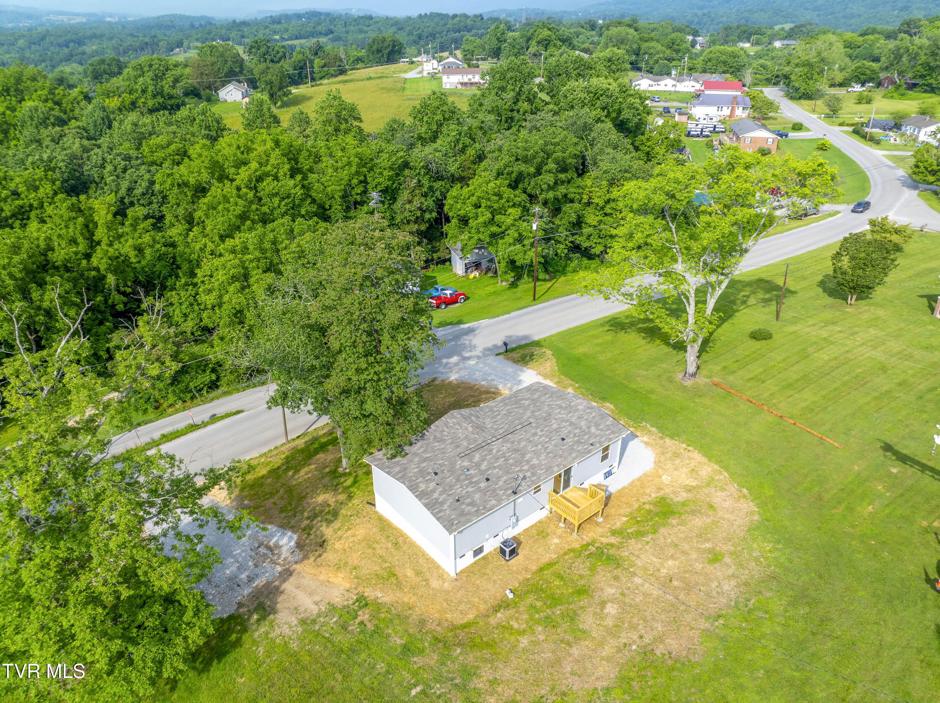 1826 Loop Road La Follette, TN 37766 - Photo 5 of 40 a1DJI_0474-HDR