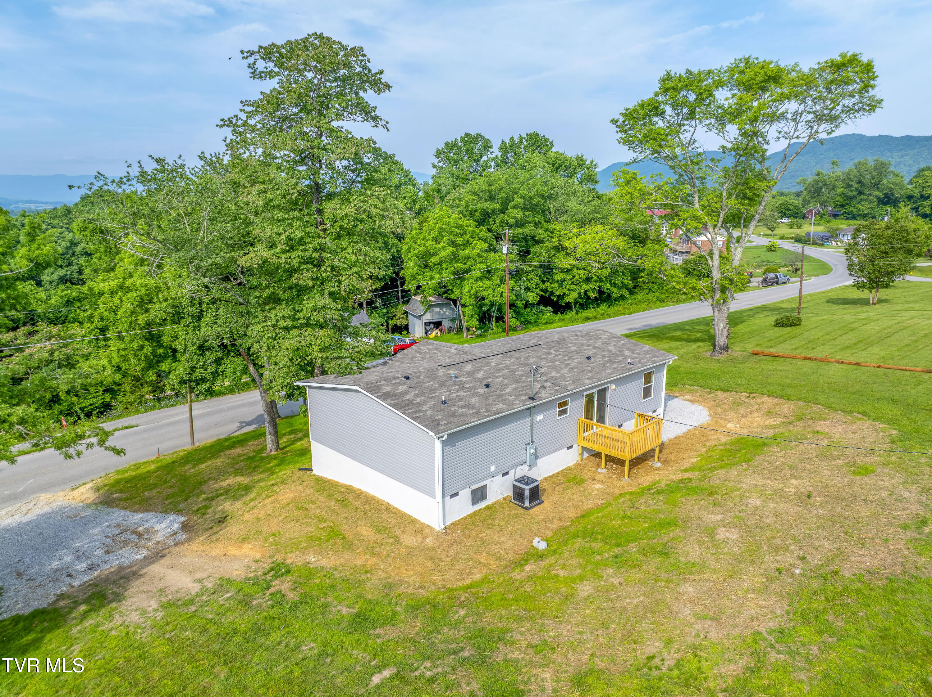 1826 Loop Road La Follette, TN 37766 - Photo 6 of 40 a1DJI_0499-HDR