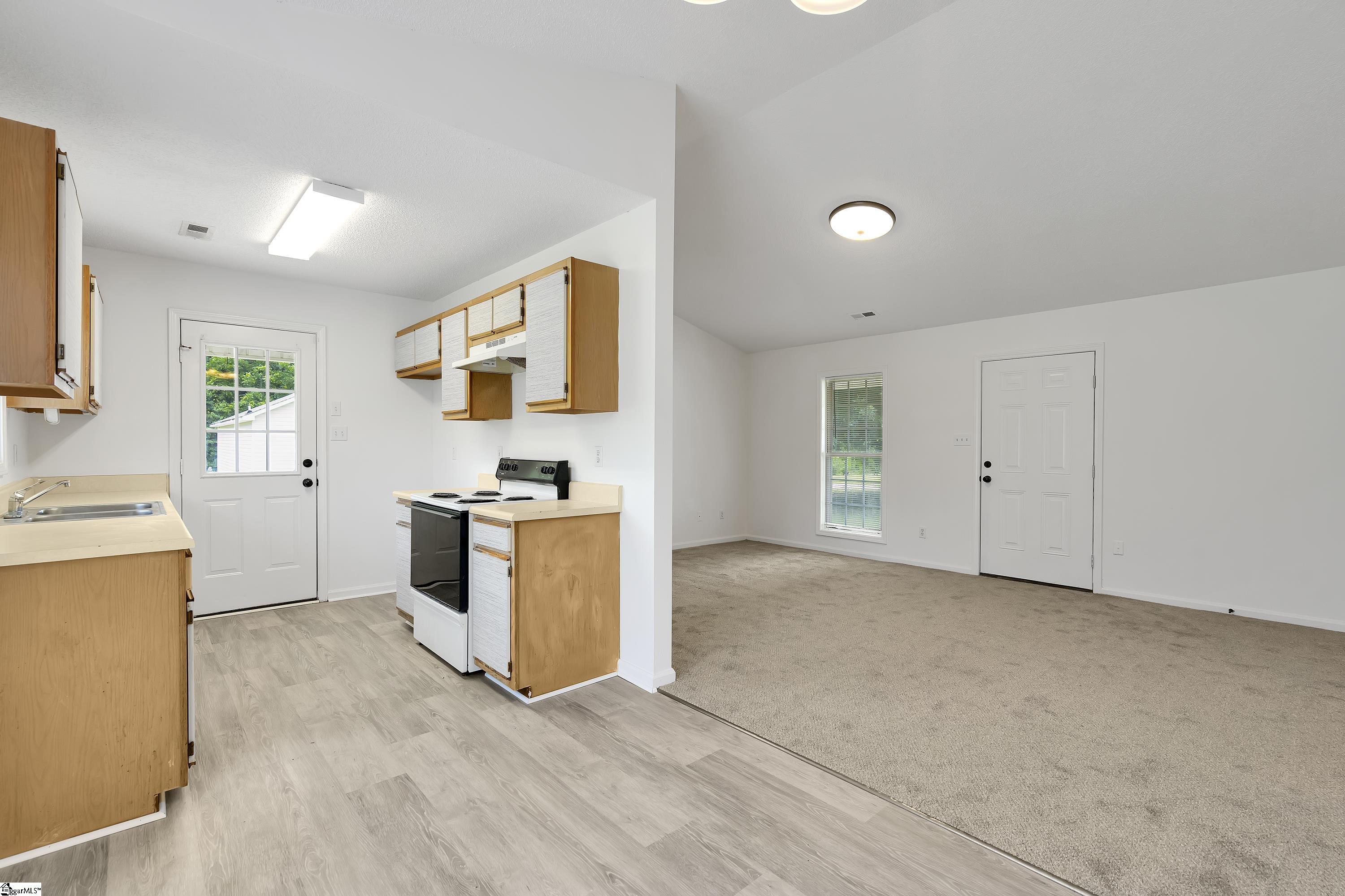 210 Dillard Road Duncan, SC 29334 - Photo 5 of 27 Gallery Image 5