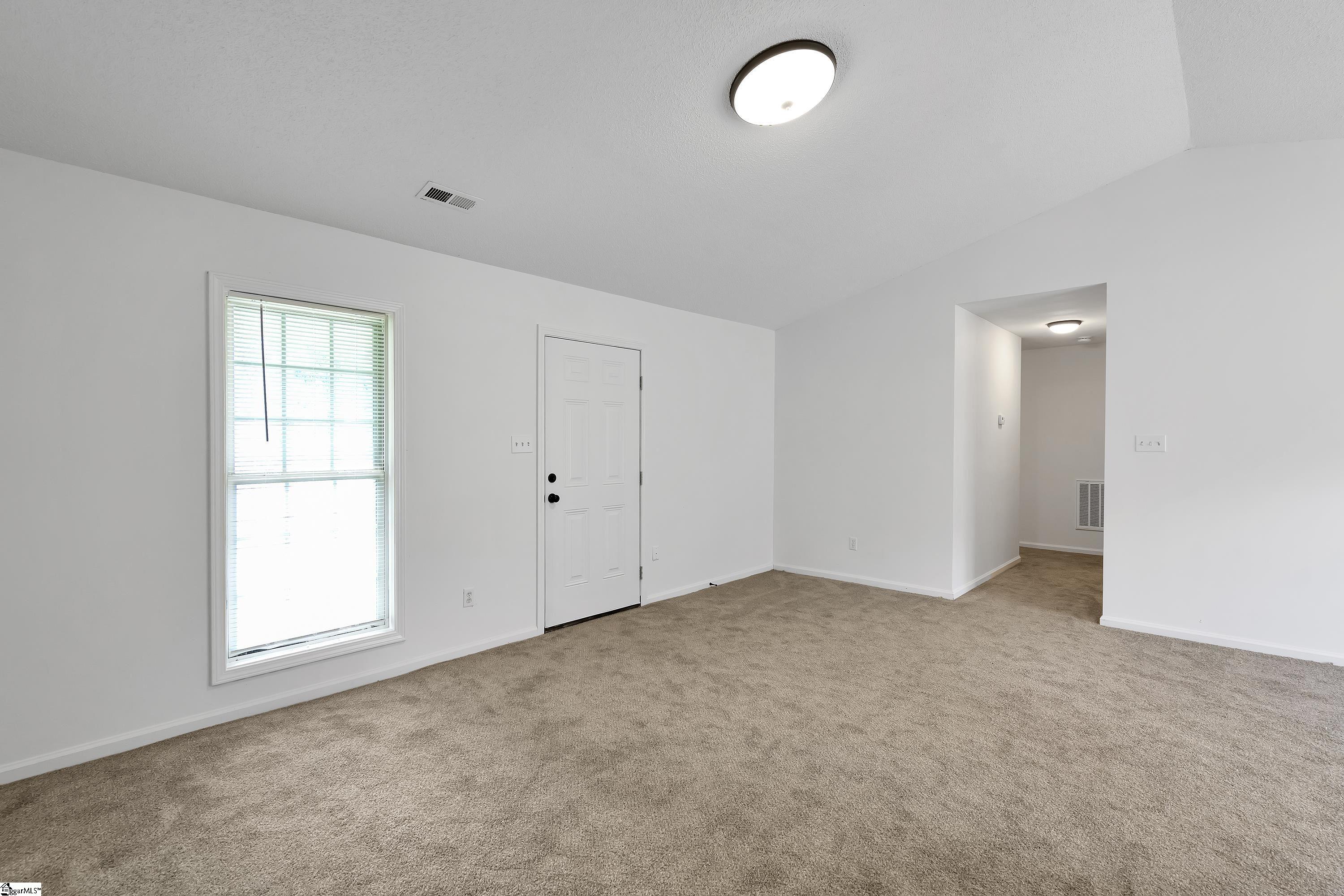 210 Dillard Road Duncan, SC 29334 - Photo 7 of 27 Gallery Image 7
