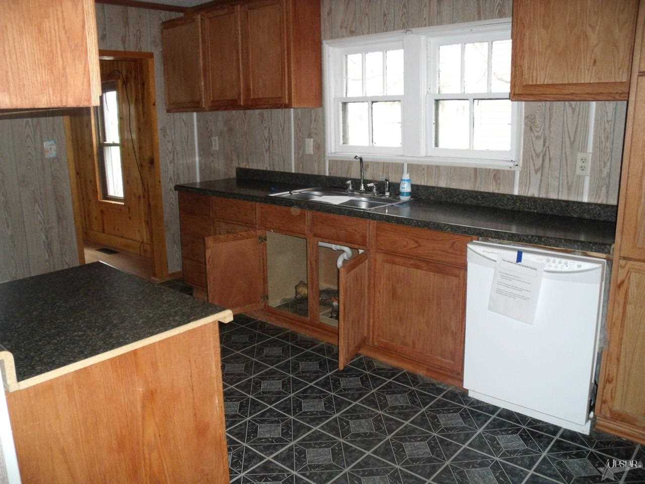 928 Line Street Decatur, IN 46733 - Photo 3 of 5