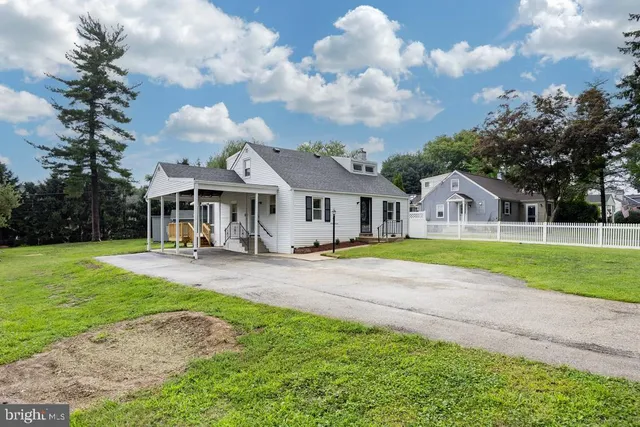 $2,875 | 4 Buttonwood Avenue, Malvern, PA 19355