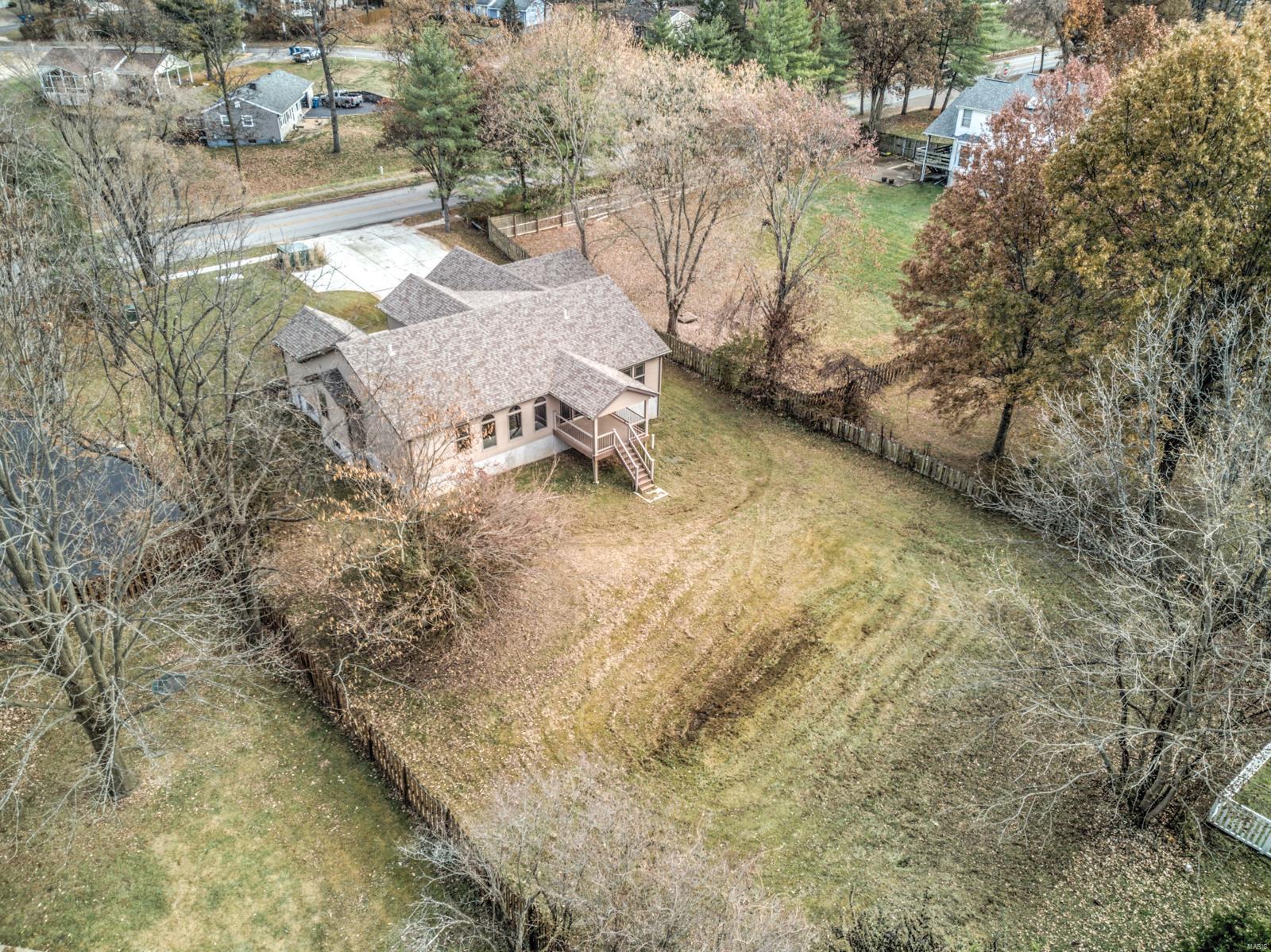 129 New Ballwin Road Ballwin, MO 63021 - Photo 2 of 24