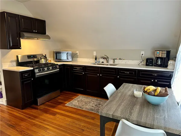 $1,900 | 1001 Narragansett Boulevard, Unit 1, Providence, RI 02905