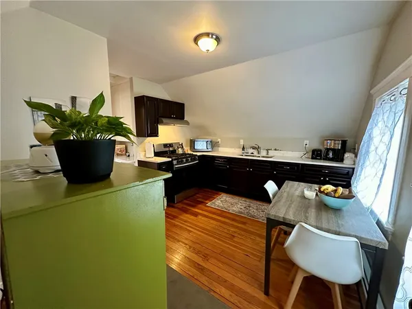$1,900 | 1001 Narragansett Boulevard, Unit 1, Providence, RI 02905