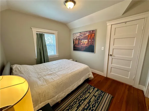 $1,900 | 1001 Narragansett Boulevard, Unit 1, Providence, RI 02905