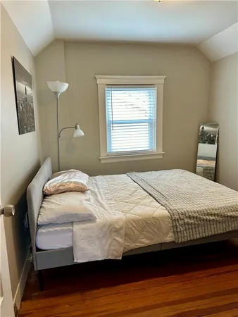 $1,900 | 1001 Narragansett Boulevard, Unit 1, Providence, RI 02905