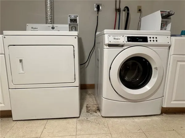 $1,900 | 1001 Narragansett Boulevard, Unit 1, Providence, RI 02905