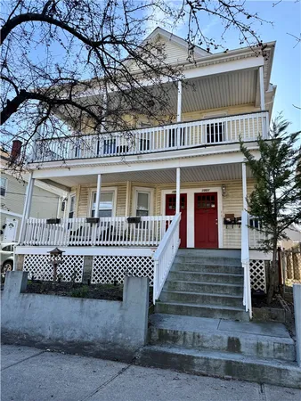 $1,900 | 1001 Narragansett Boulevard, Unit 1, Providence, RI 02905