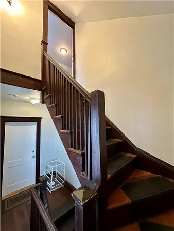 $1,900 | 1001 Narragansett Boulevard, Unit 1, Providence, RI 02905