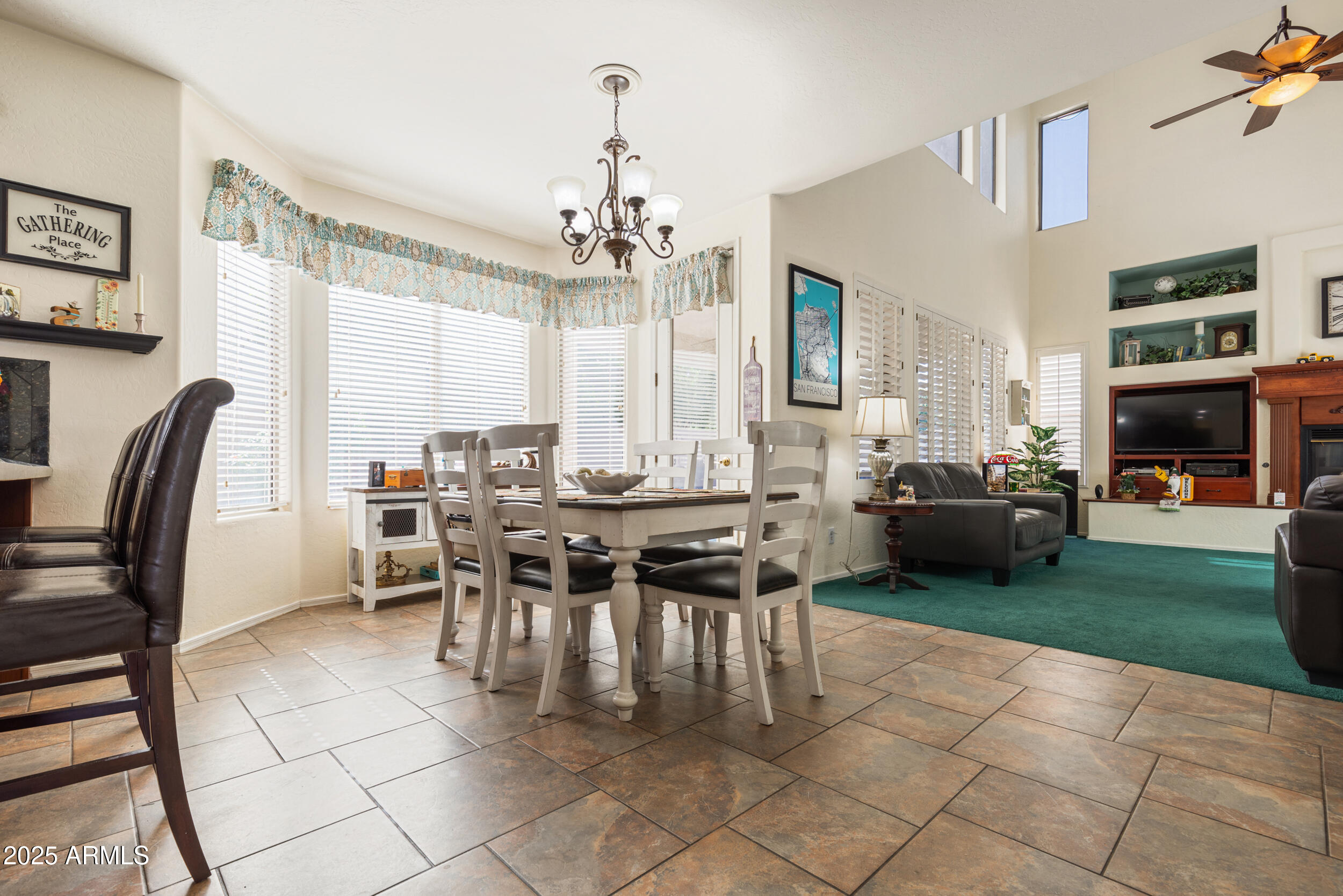 2821 East Nunneley Road Gilbert, AZ 85296 - Photo 17 of 51 a dining room with furniture and window