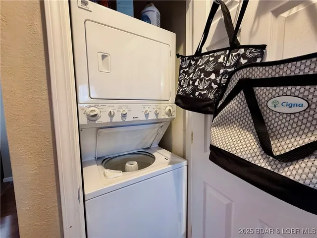 $254,000 | 431 Barbra Le Ln Ln Lake, Unit 2A, Lake Ozark, MO 65049