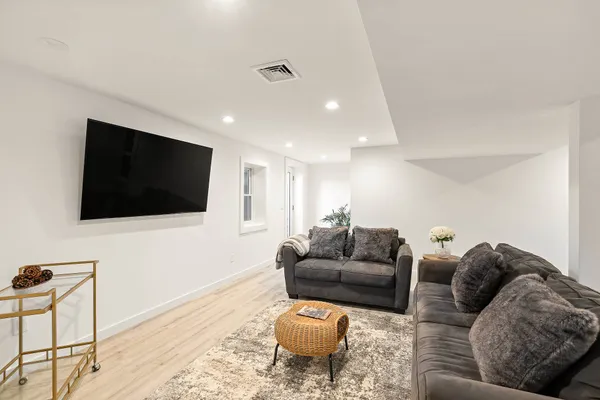 $1,375,000 | 43 Homewood Drive, Hampton Bays, NY 11946