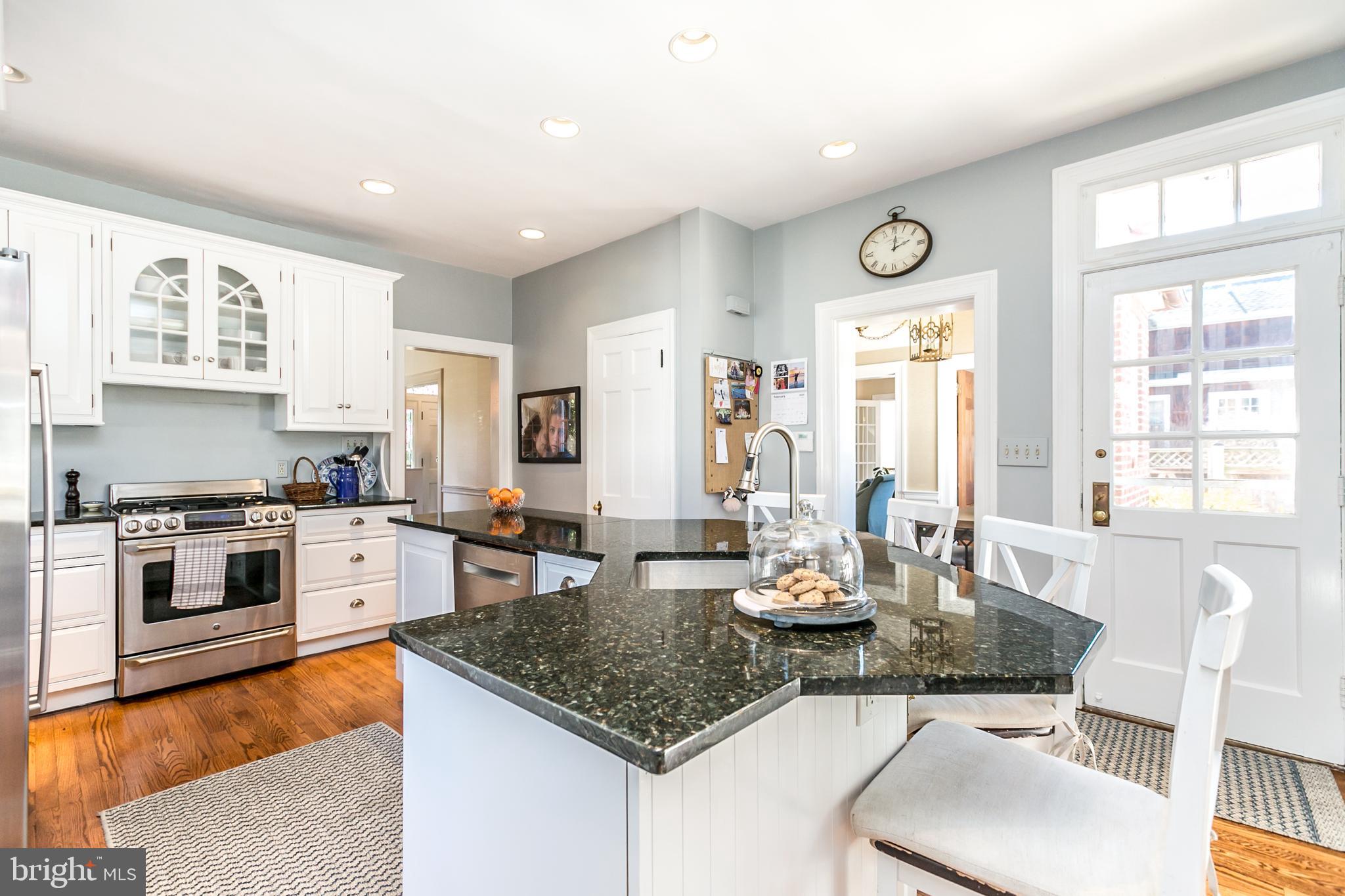 6306 Pinehurst Road Baltimore, MD 21212 - Photo 12 of 27