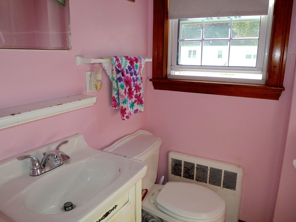 3 Harwick Road Wakefield, MA 01880 - Photo 13 of 22