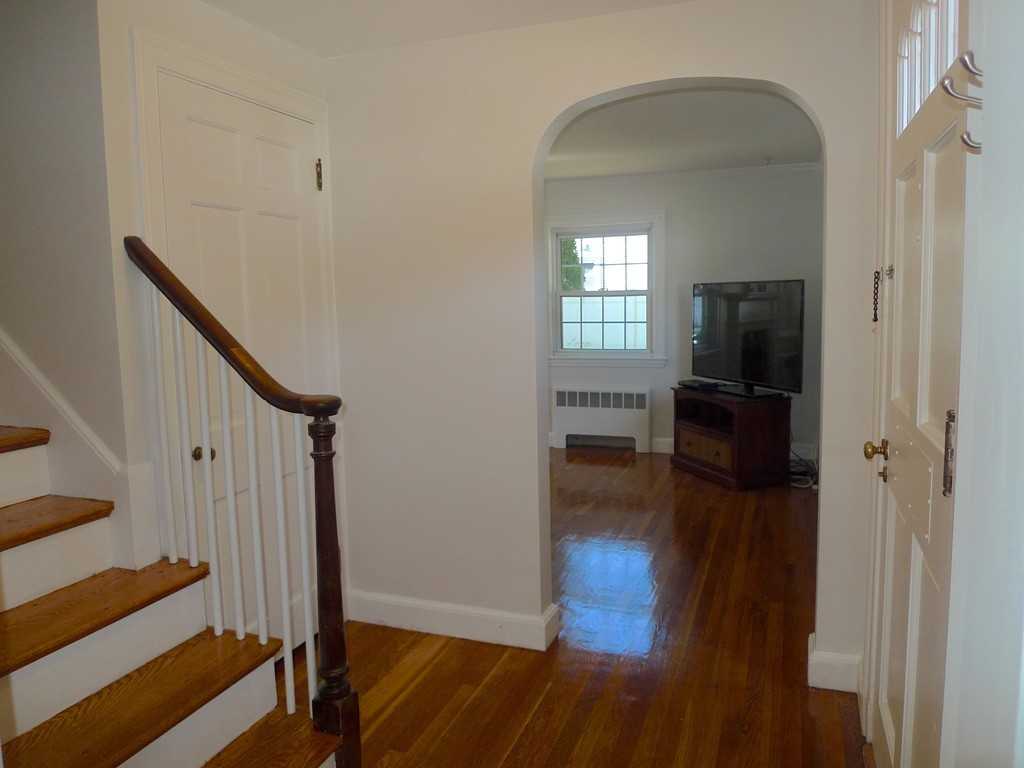 3 Harwick Road Wakefield, MA 01880 - Photo 2 of 22