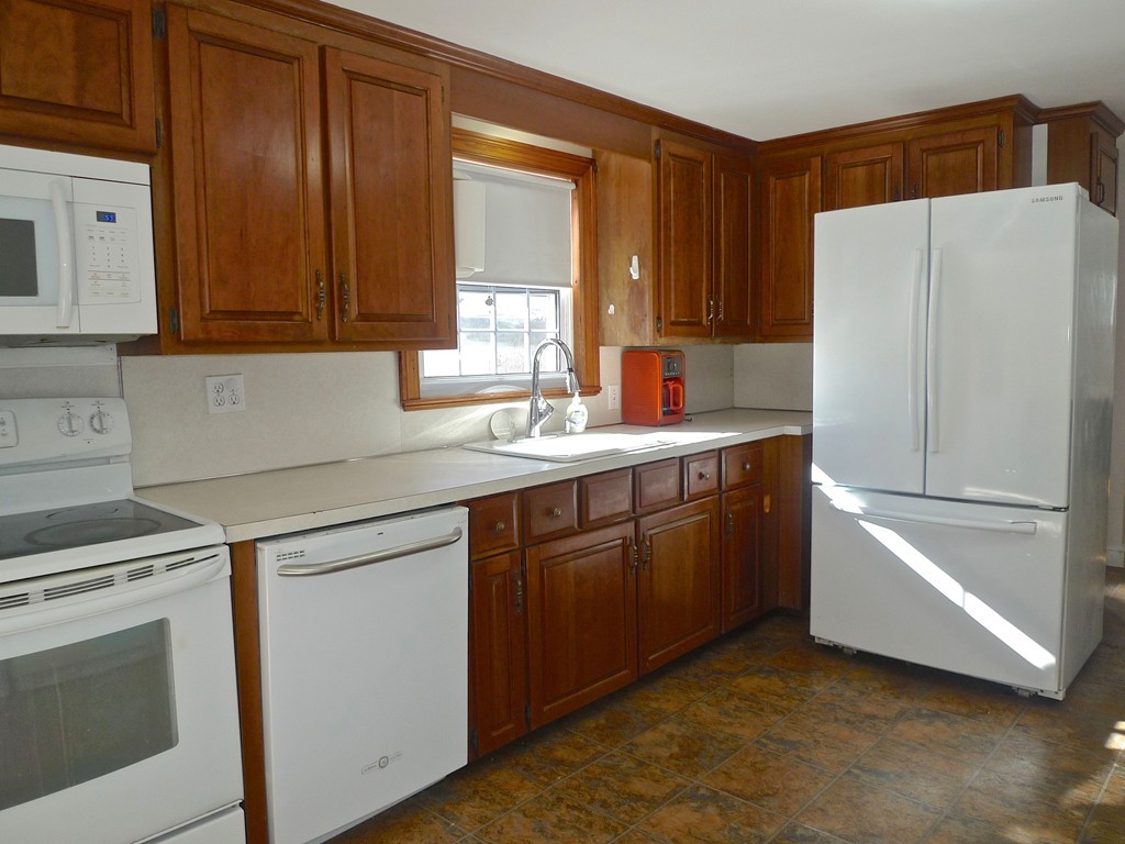3 Harwick Road Wakefield, MA 01880 - Photo 9 of 22