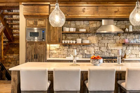 $2,895,000 | 450 Miracle Lane, Blue Ridge, GA 30513