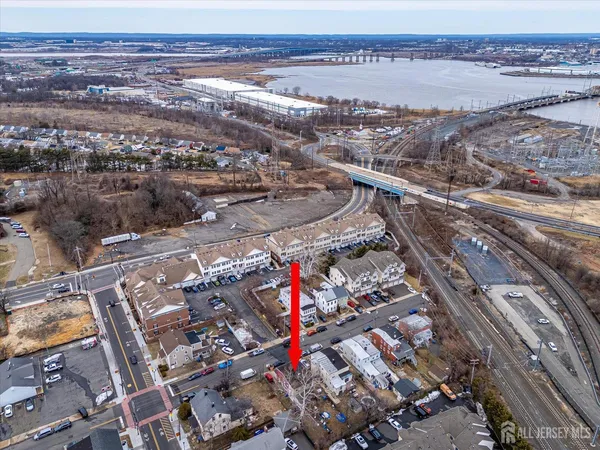 $500,000 | 165 2nd Street, South Amboy, NJ 08879