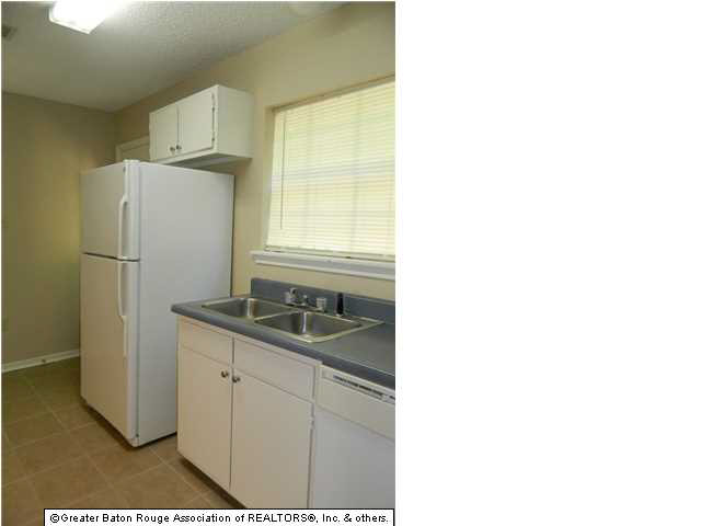 1728 Brightside Drive, Unit B Baton Rouge, LA 70820 - Photo 4 of 13 Gallery Image 4
