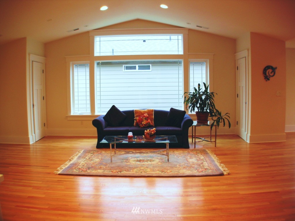 16504 Simonds Road Northeast Kenmore, WA 98028 - Photo 5 of 15 Gallery Image 5