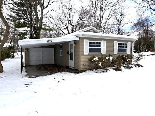 $67,500 | 1619 Elmwood Street, Jacksonville, IL 62650