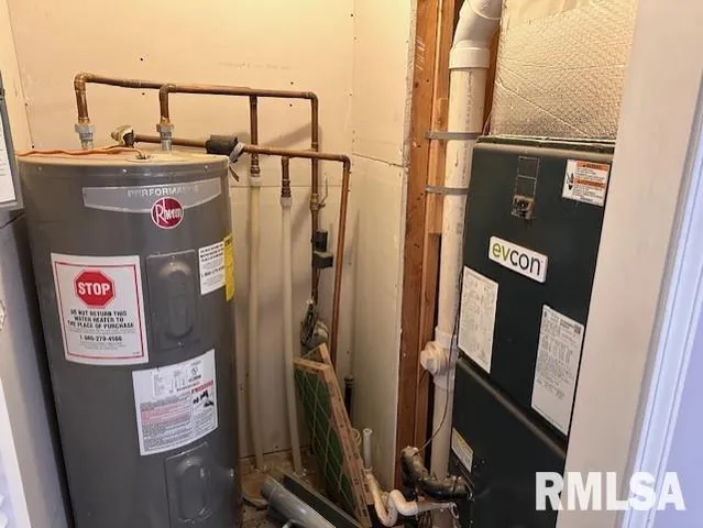 $67,500 | 1619 Elmwood Street, Jacksonville, IL 62650