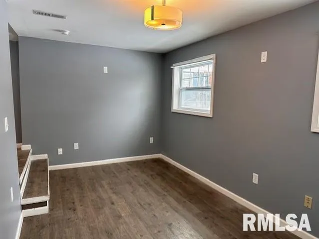 $67,500 | 1619 Elmwood Street, Jacksonville, IL 62650