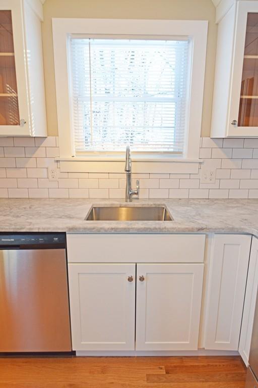 285 Maple Road Longmeadow, MA 01106 - Photo 9 of 25
