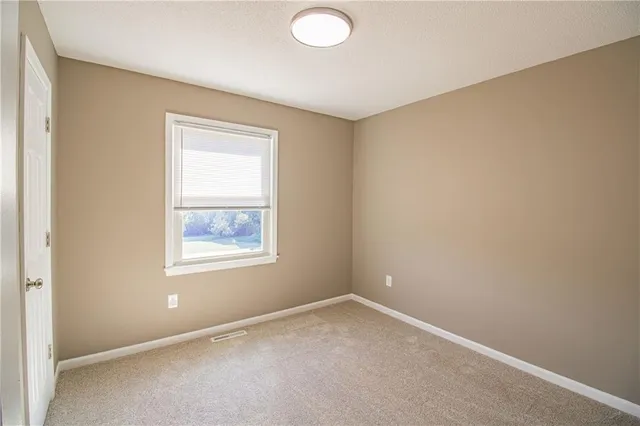 $249,500 | 19 Southeast 150 Road, Warrensburg, MO 64093